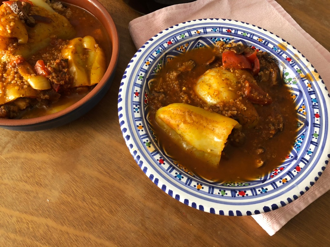 Перцы фаршированные киноа, грибами и сыром