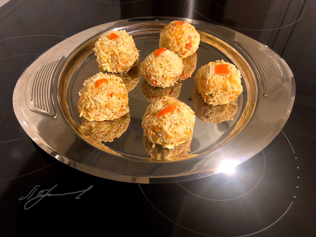 Крабовые шарики с сыром чесноком, рецепт с фото на азинский.рф
