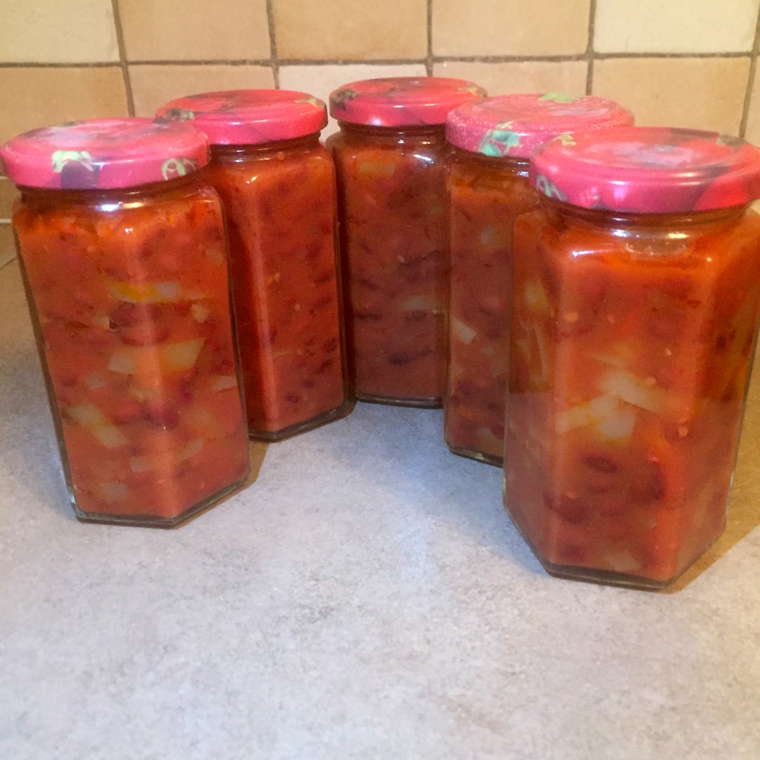 Салат с фасолью в томатном соусе - пошаговый рецепт с фото на hb-crm.ru