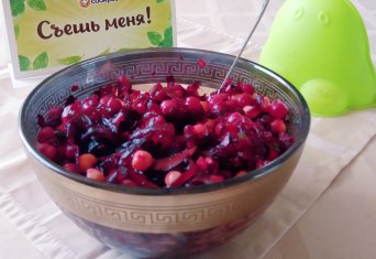 Свекольный салат с консервированным нутом