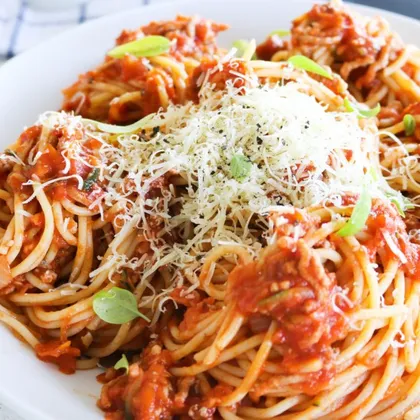 Спагетти под соусом 'болоньез'