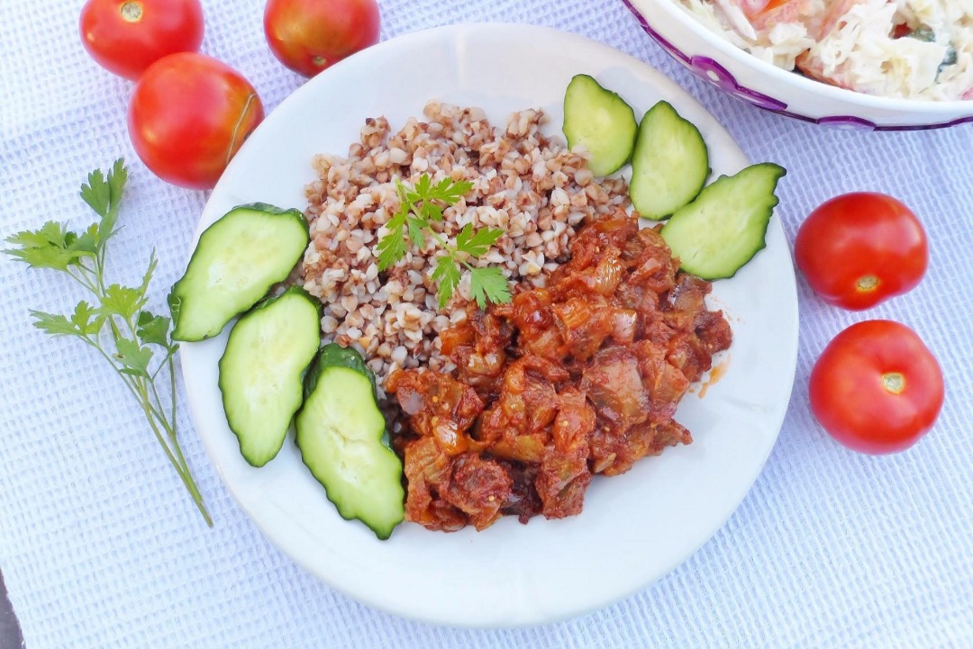 Куриные желудочки в пикантном соусе