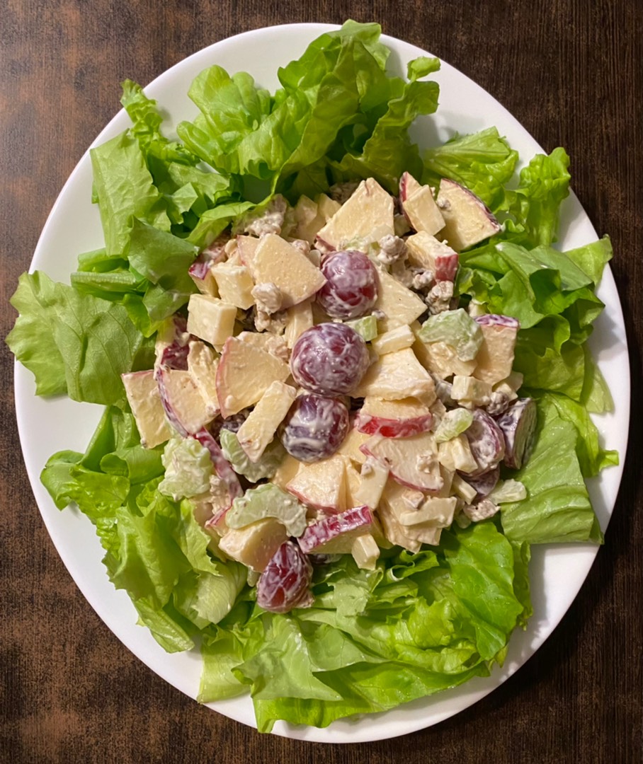 🇺🇸 Waldorf salad. Салат «Уолдорф» - американский салат из яблок, сельдерея и грецких орехов