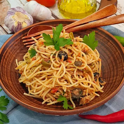 Спагетти Путанеска с тунцом