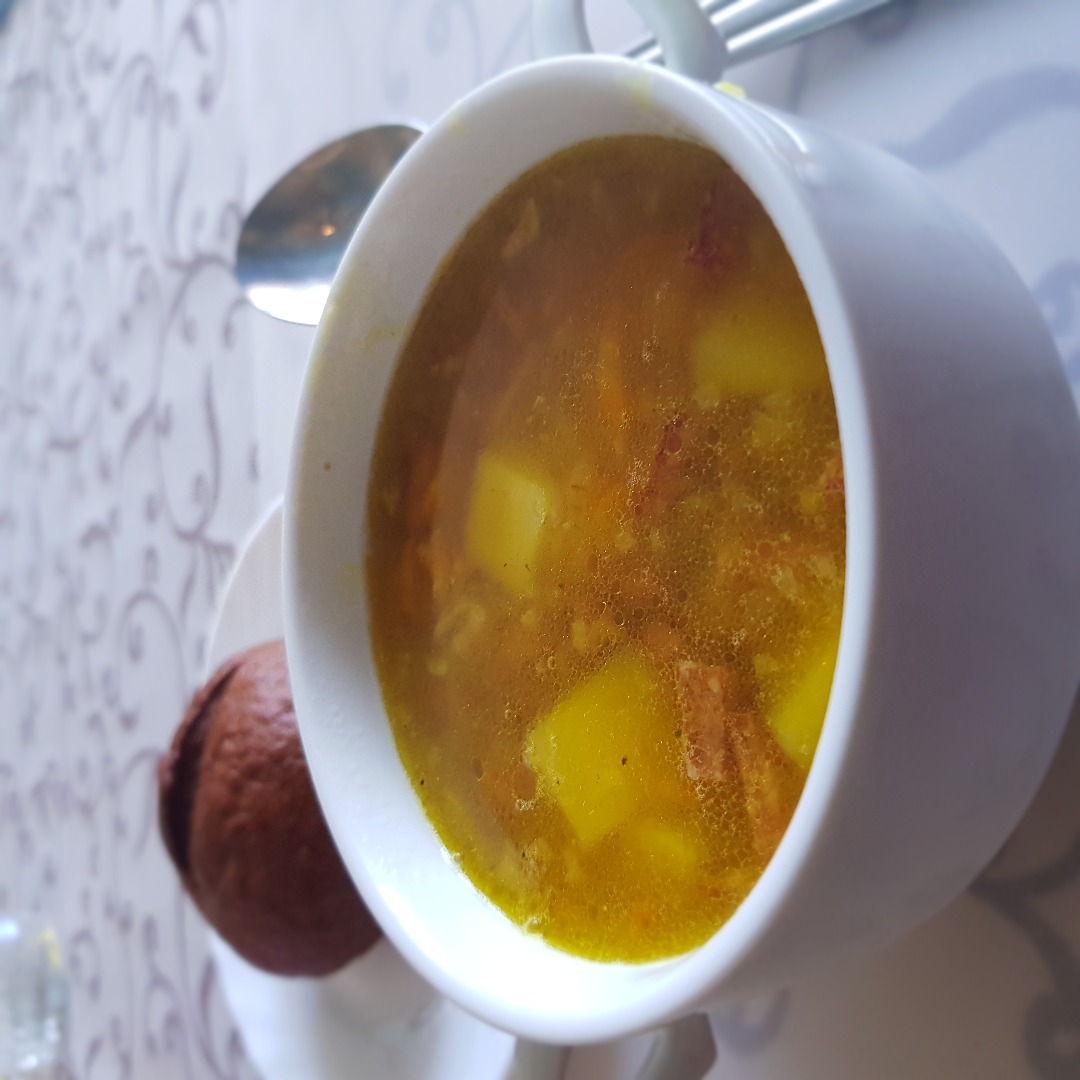 Как приготовить гороховый суп с копченой колбасой - 15 разновидностей