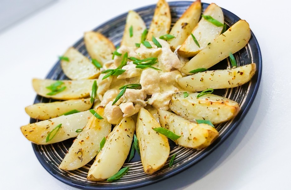 Курица с картошкой и грибами в духовке - классический рецепт с пошаговыми фото