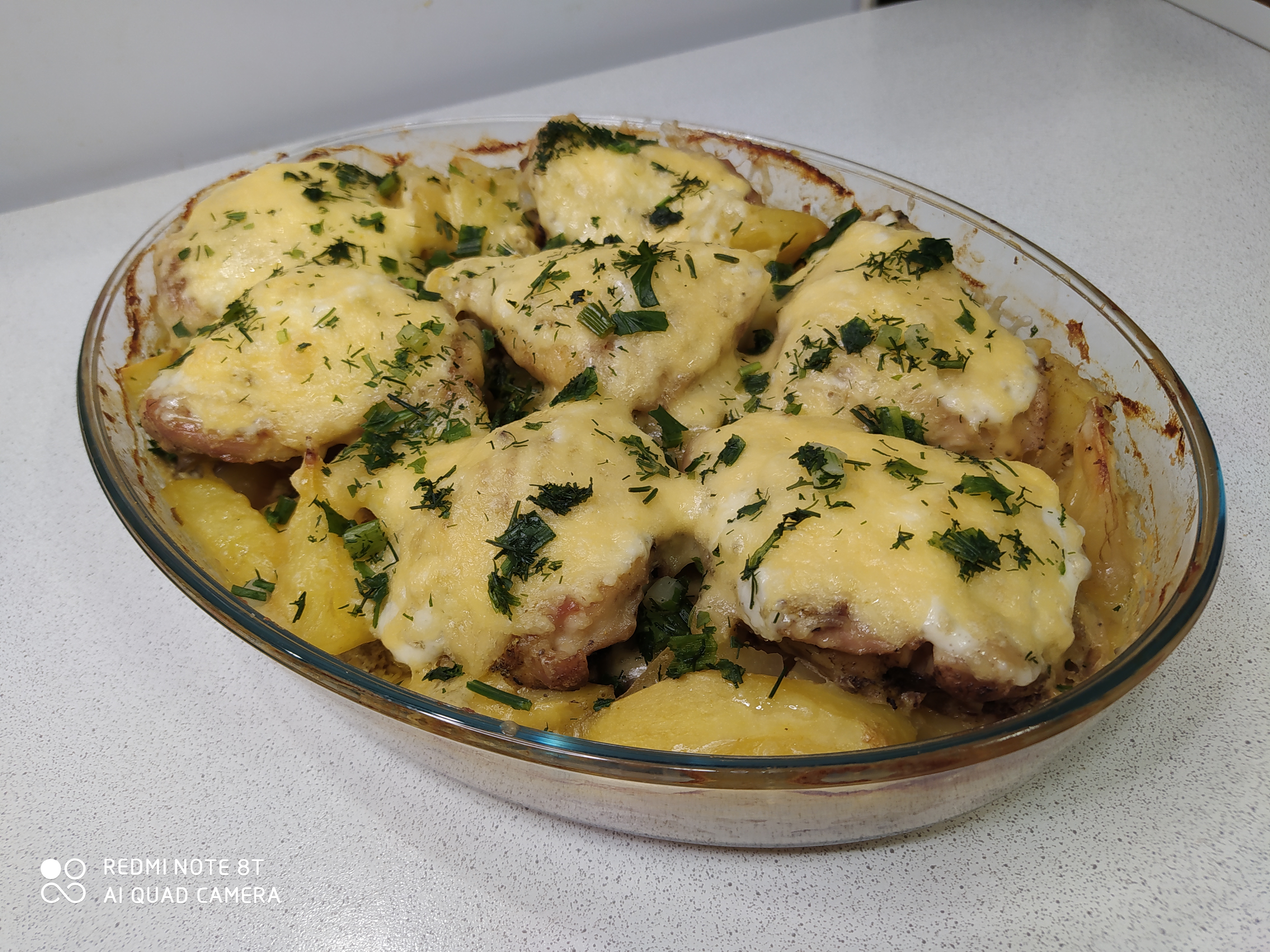 Куриные бëдра с картофелем