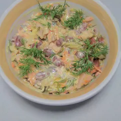 Салат с фасолью и курицей