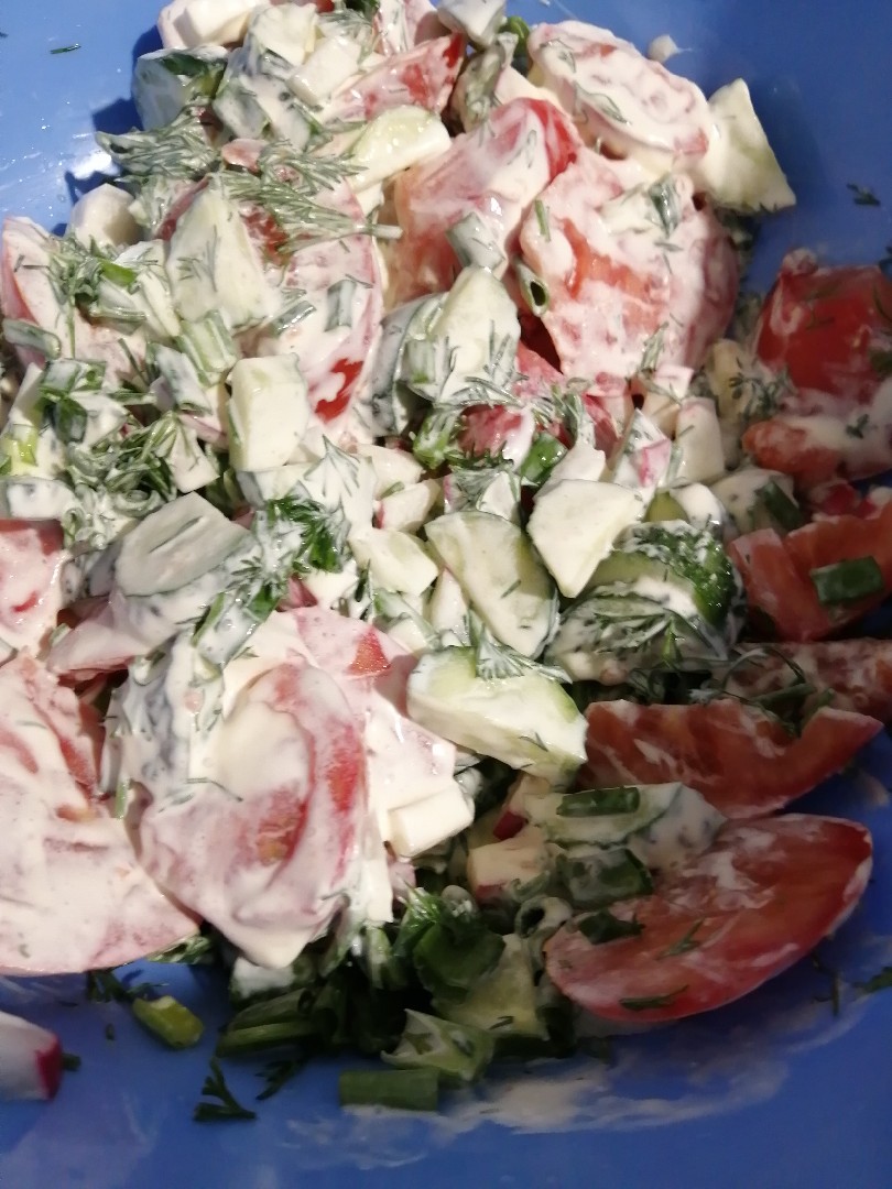 Салат 🥗 из помидоров, огурцов и редиса "Море витаминов"