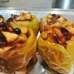 Яблочки, запечённые с ягодами и мёдом 🍏🍎