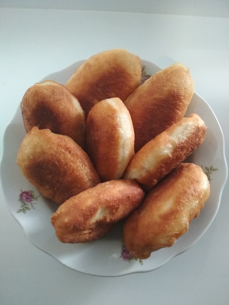 Жареные пирожки с картошкой и паштетом