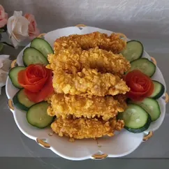 Куриные стрипсы в кукурузных хлопья