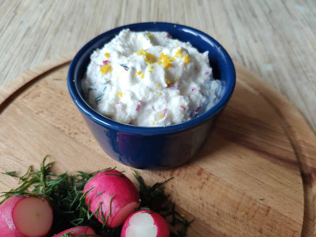 Соус из редиса и творога