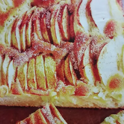 Открытый яблочный пирог