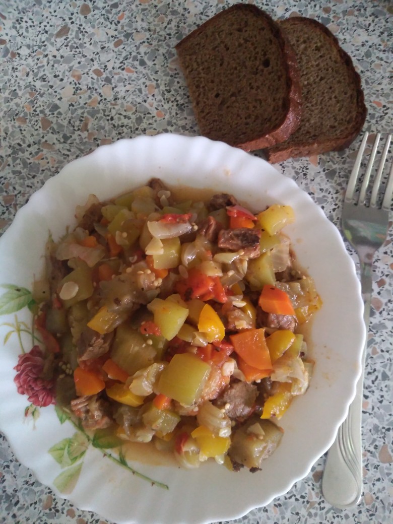 Овощное рагу с говядиной