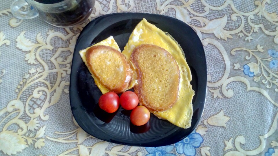 Омлет с гренками