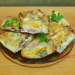 Жареный лаваш с колбасой и сыром