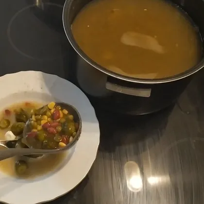 Овощной суп с бобовыми и брюссельской капустой в мультиварке
