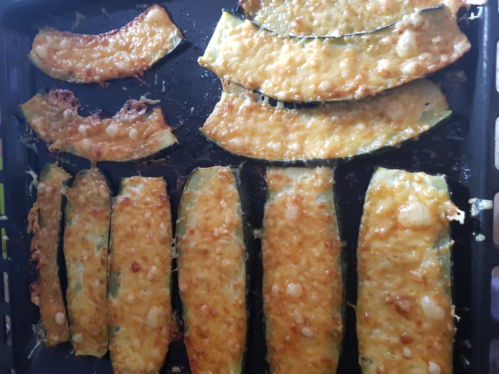 Кабачки под сыром