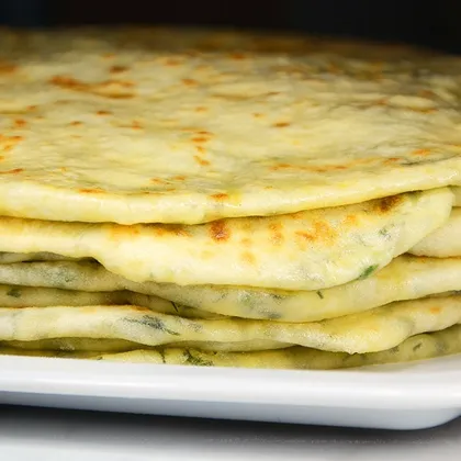 Лепешки с сыром и зеленью на кефире - пошаговый рецепт с фото