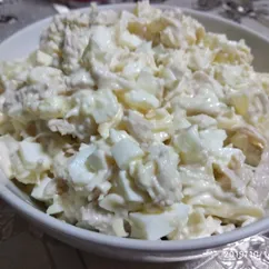 Салат с ананасами и курицей