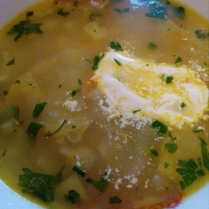 Капустный суп на курином бульоне с манной крупой