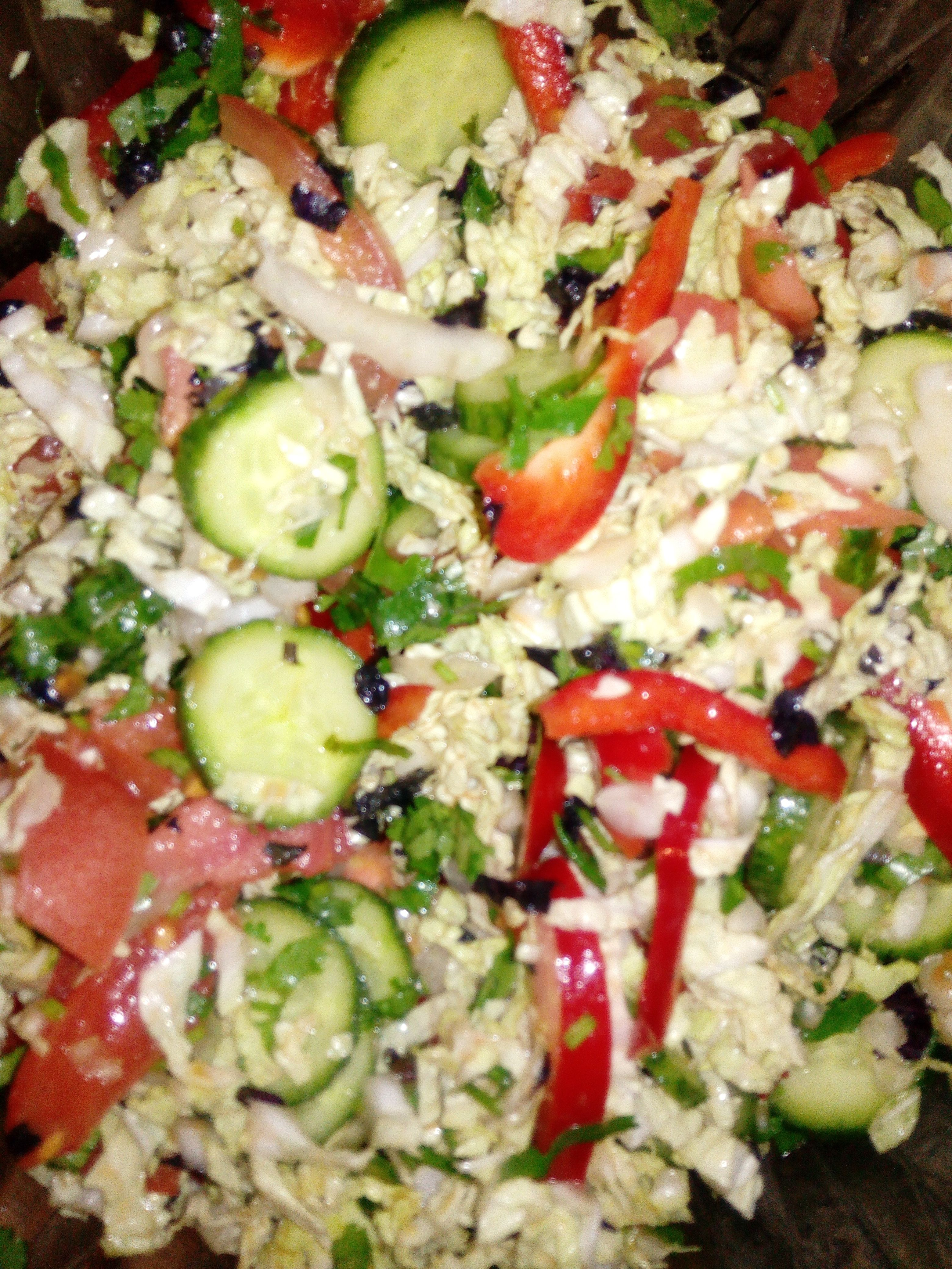 Греческий салат с пекинской капустой — рецепт с фото | Recipe | Tomato, Vegetables, Food