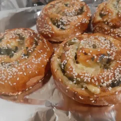 Булочки со шпинатом и сыром