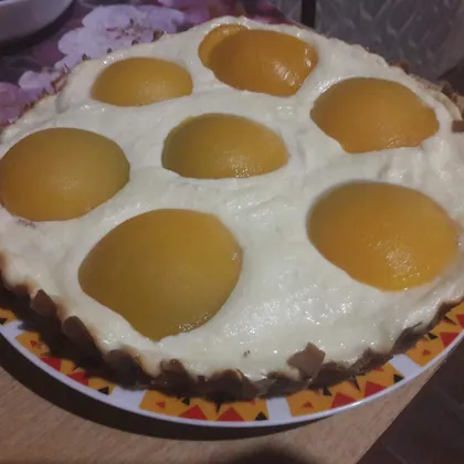 Творожный пирог с персиками