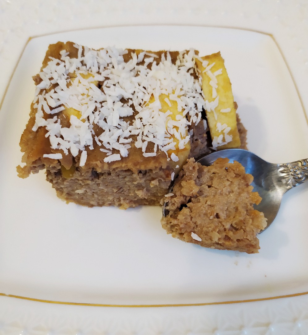 Овсяный пудинг с орехами и яблоком