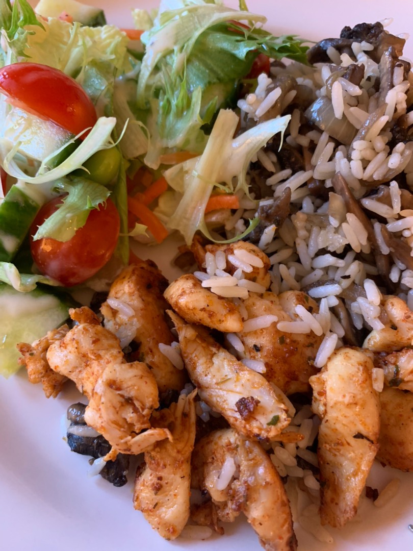 Курица с рисом и грибами