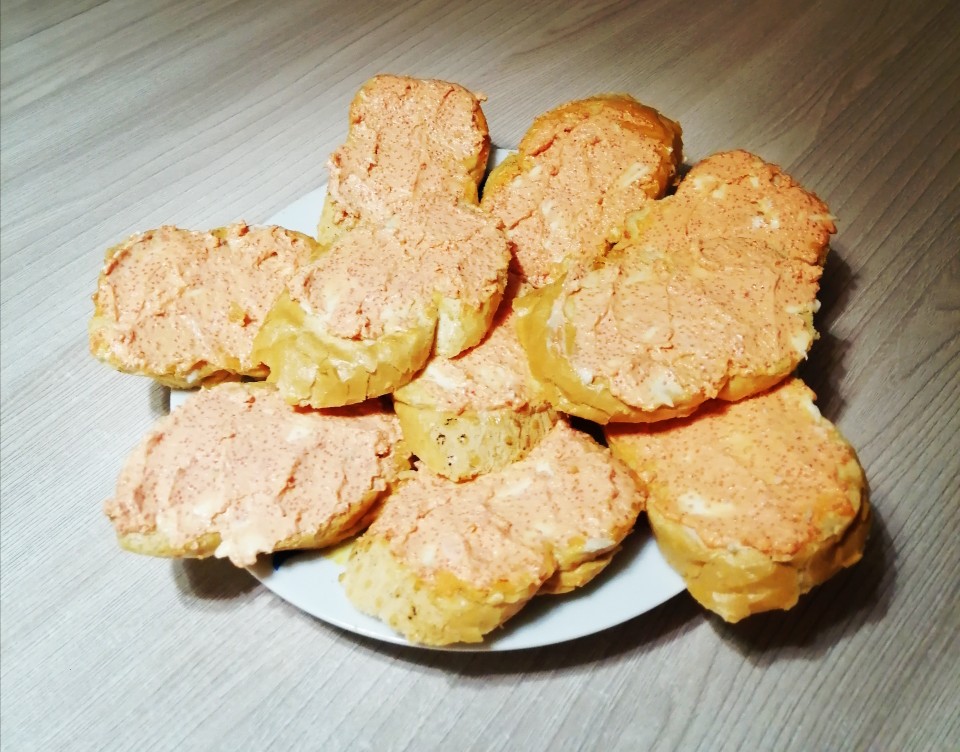 Бутерброды с копчёной икрой