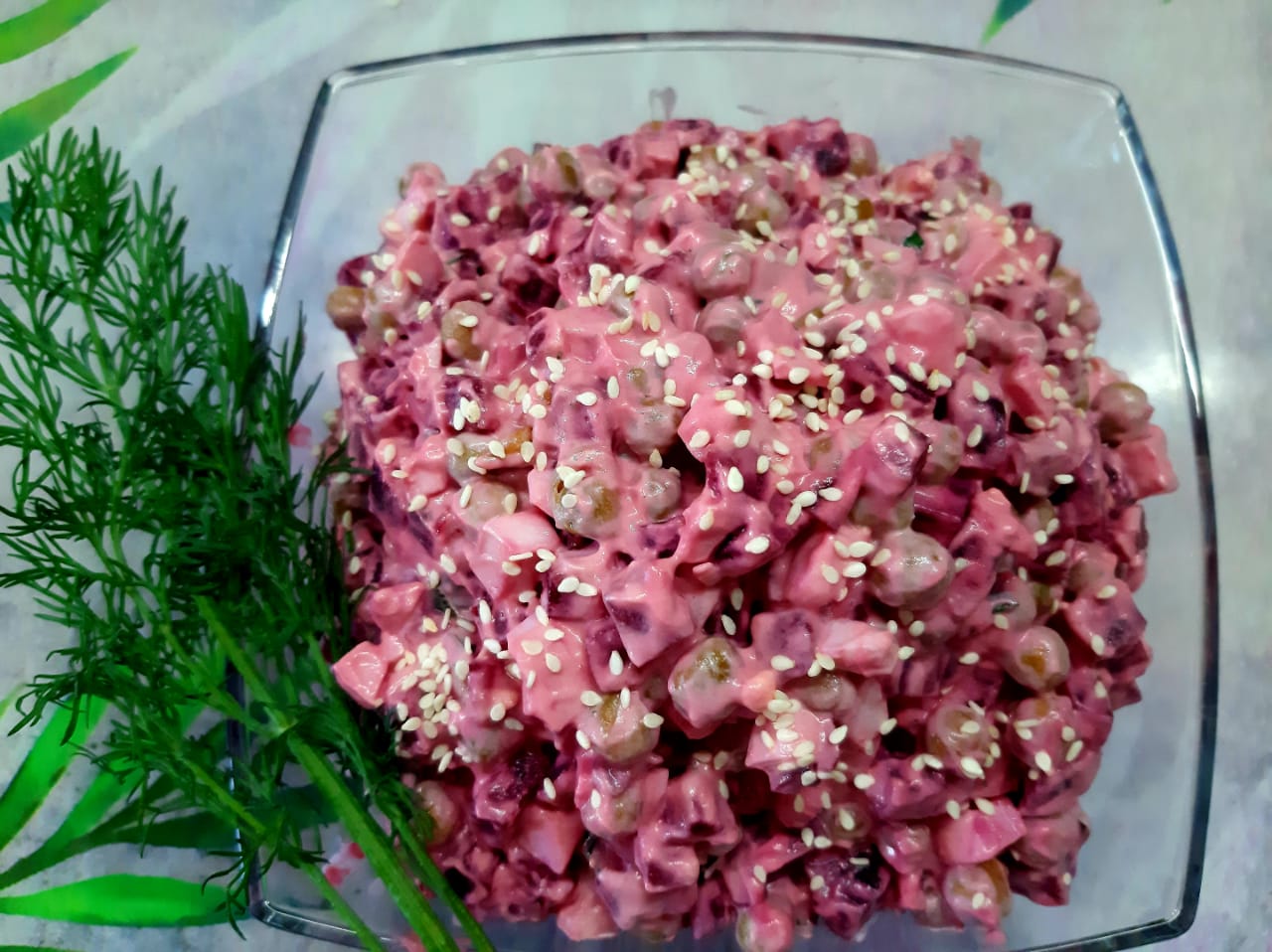 Салат с зелёным горошком