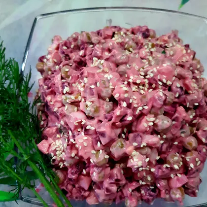 Салат с зелёным горошком
