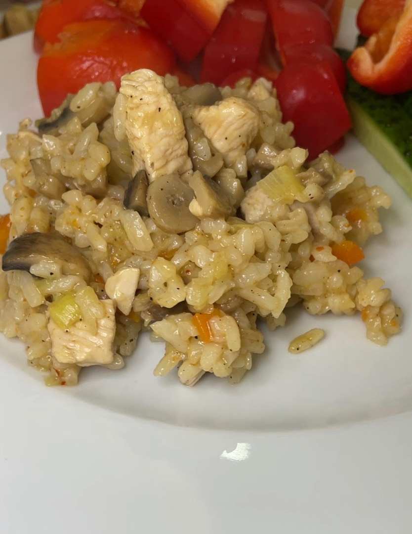 Рис с курицей и овощами