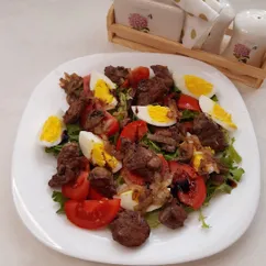 Тёплый салат с куриной печенью