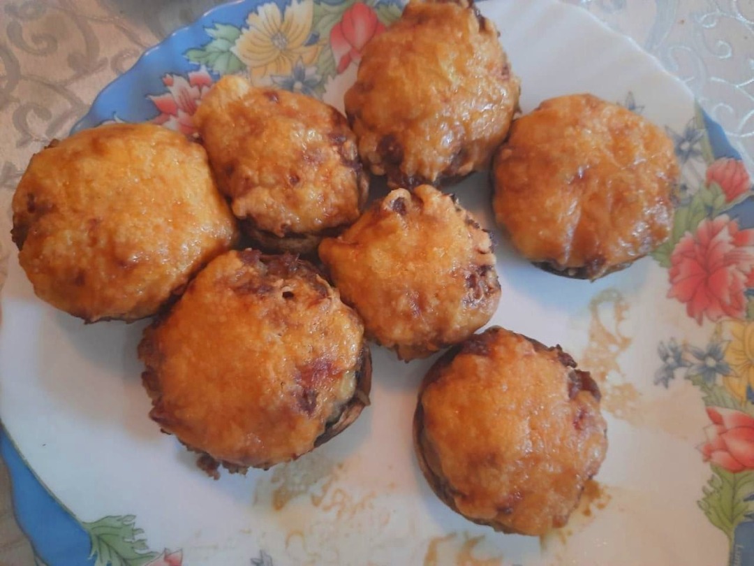 Фаршированные шампиньоны