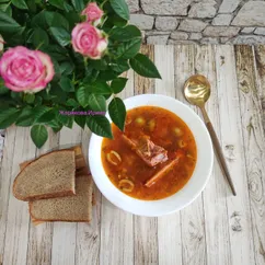 Суп-солянка с охотничьими колбасками
