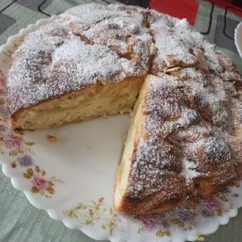 Шарлотка с яблоками