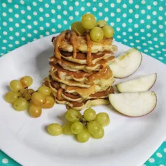 Панкейки с яблоками