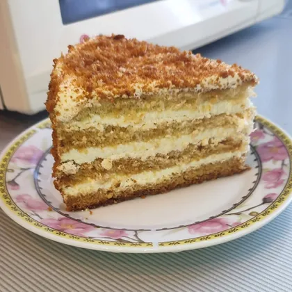 Бисквитный медовый торт со сметанно - сливочным кремом 