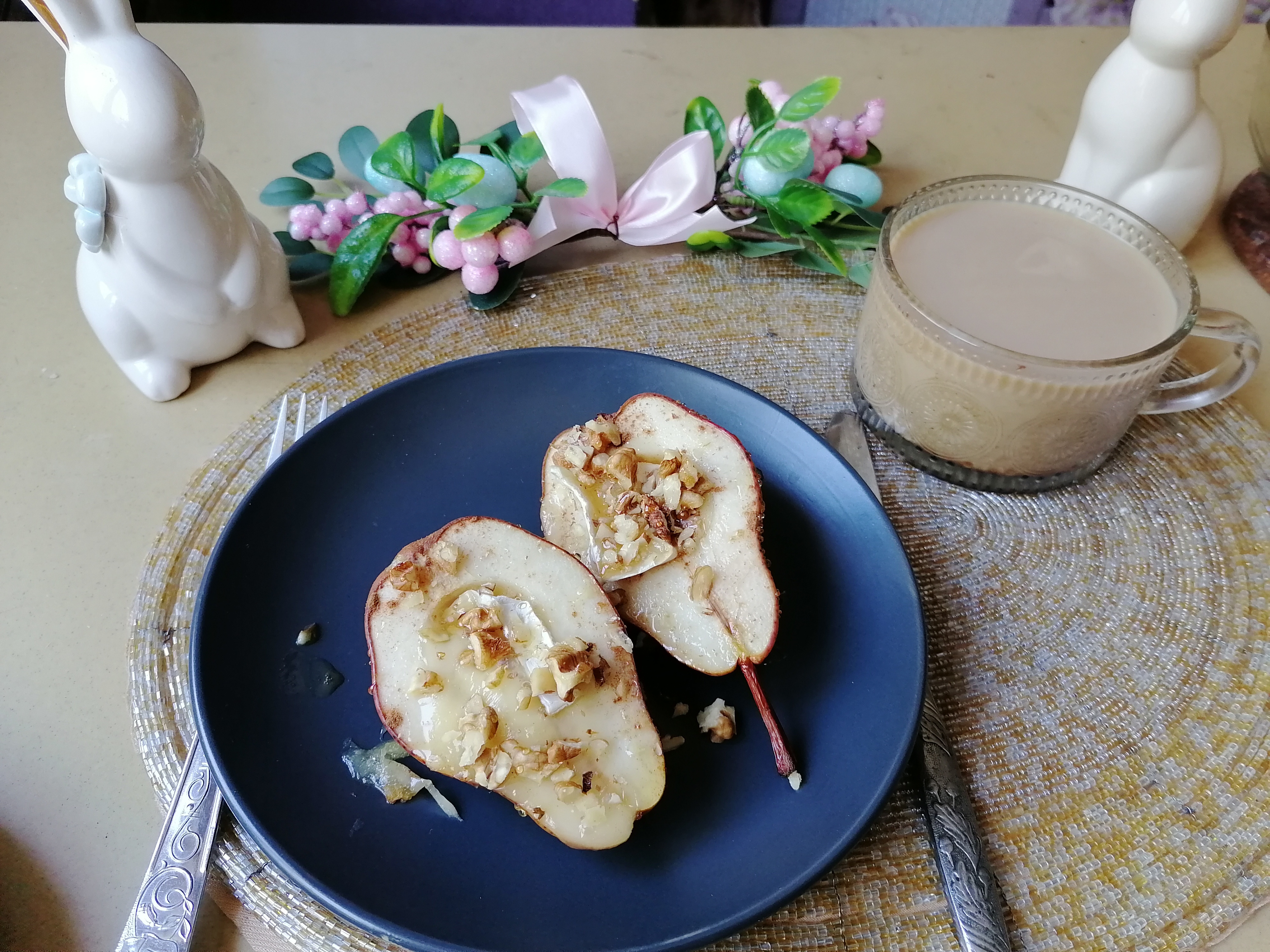Запечённые груши с Бри и мёдом
