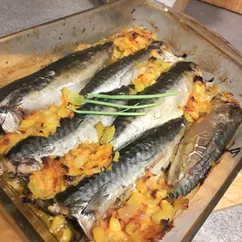 Запечённая скумбрия🐟 с овощами🥕🌽