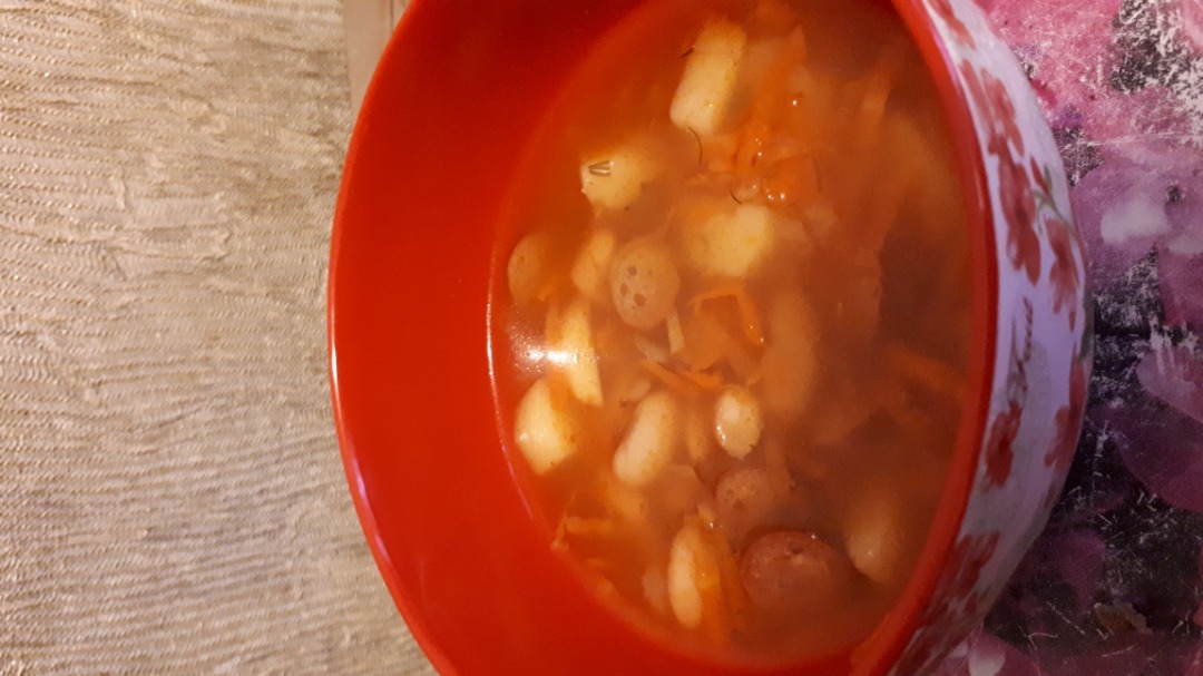 Польский фасолевый суп с копчеными колбасками
