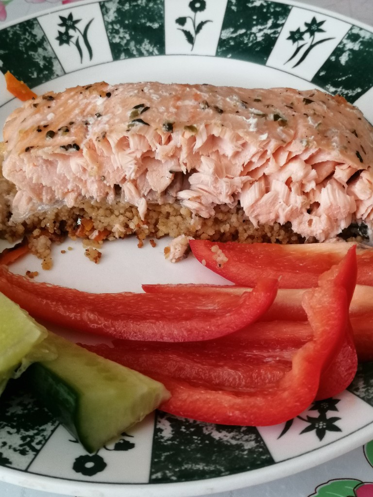 Лосось запечёный с кускусом