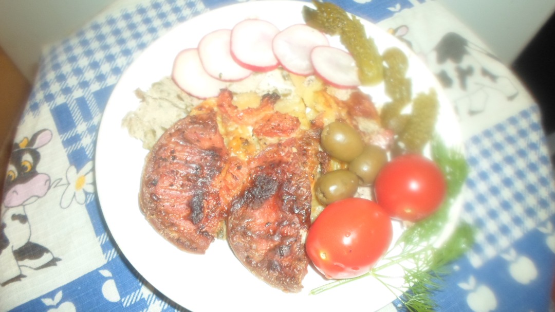 Запеканка картофельная с мясным фаршем, ветчиной,  помидорами и сыром