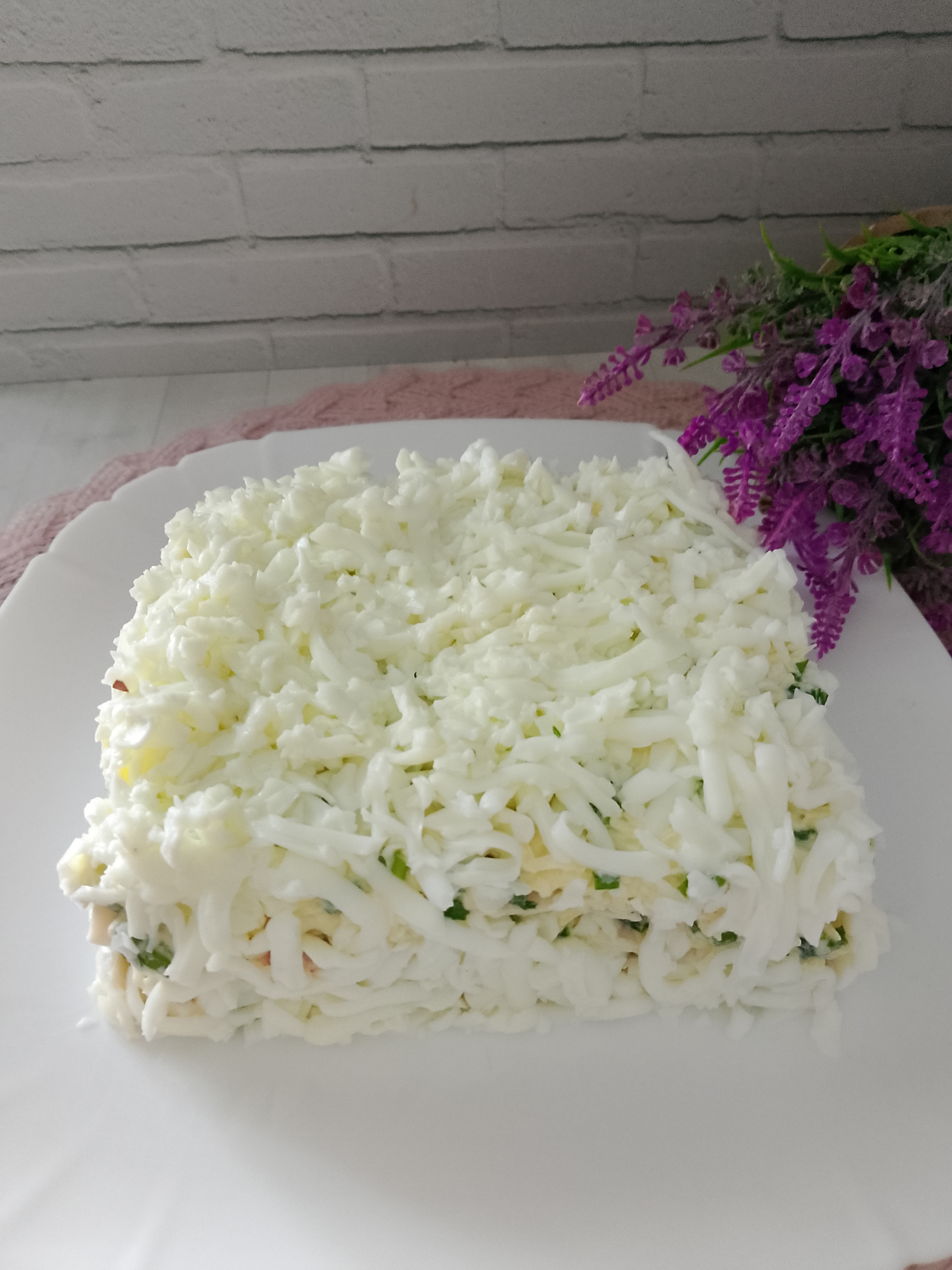 Закусочный торт из крабовых палочек