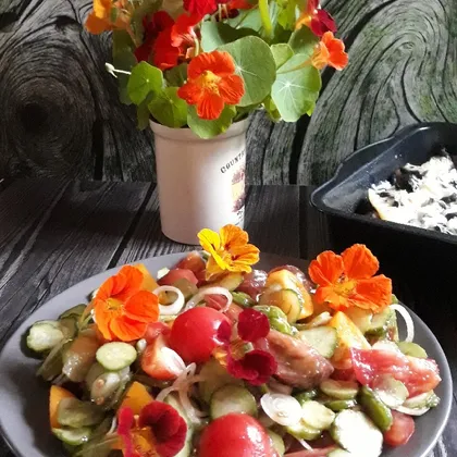 Салат с малосольными огурцами 🥗 🍞