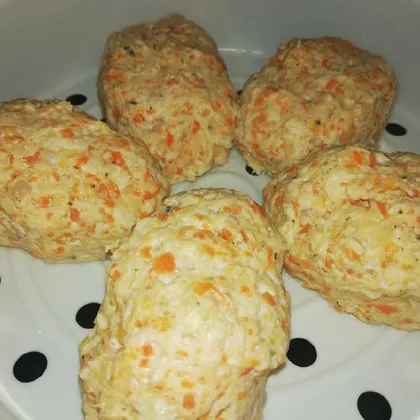 Паровая котлета из филе грудки курицы с капустой и морковкой