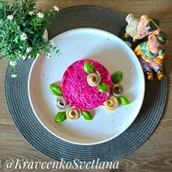 Свекольный салат с селёдкой